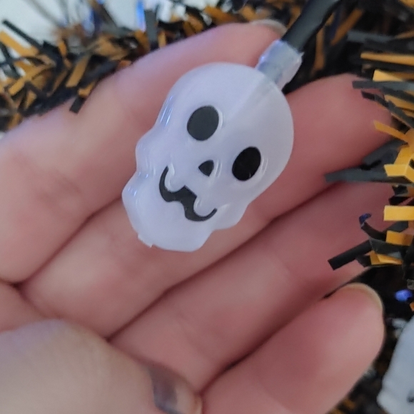 Mini Halloween Tree - Picture 4 of 7